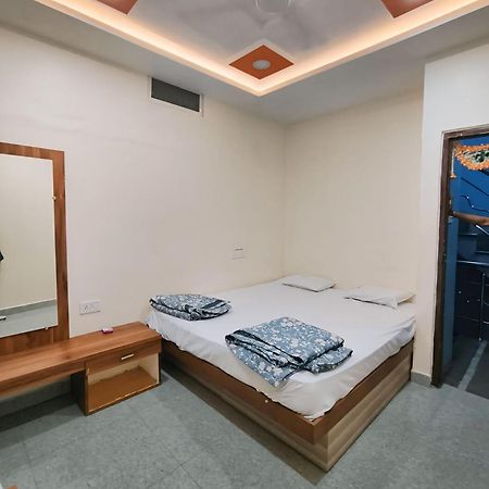 Shree Trilokeshwar Guesthouse Ujjain Zewnętrze zdjęcie