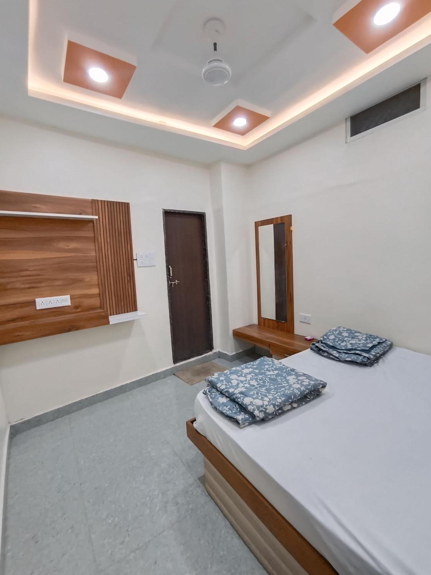Shree Trilokeshwar Guesthouse Ujjain Zewnętrze zdjęcie