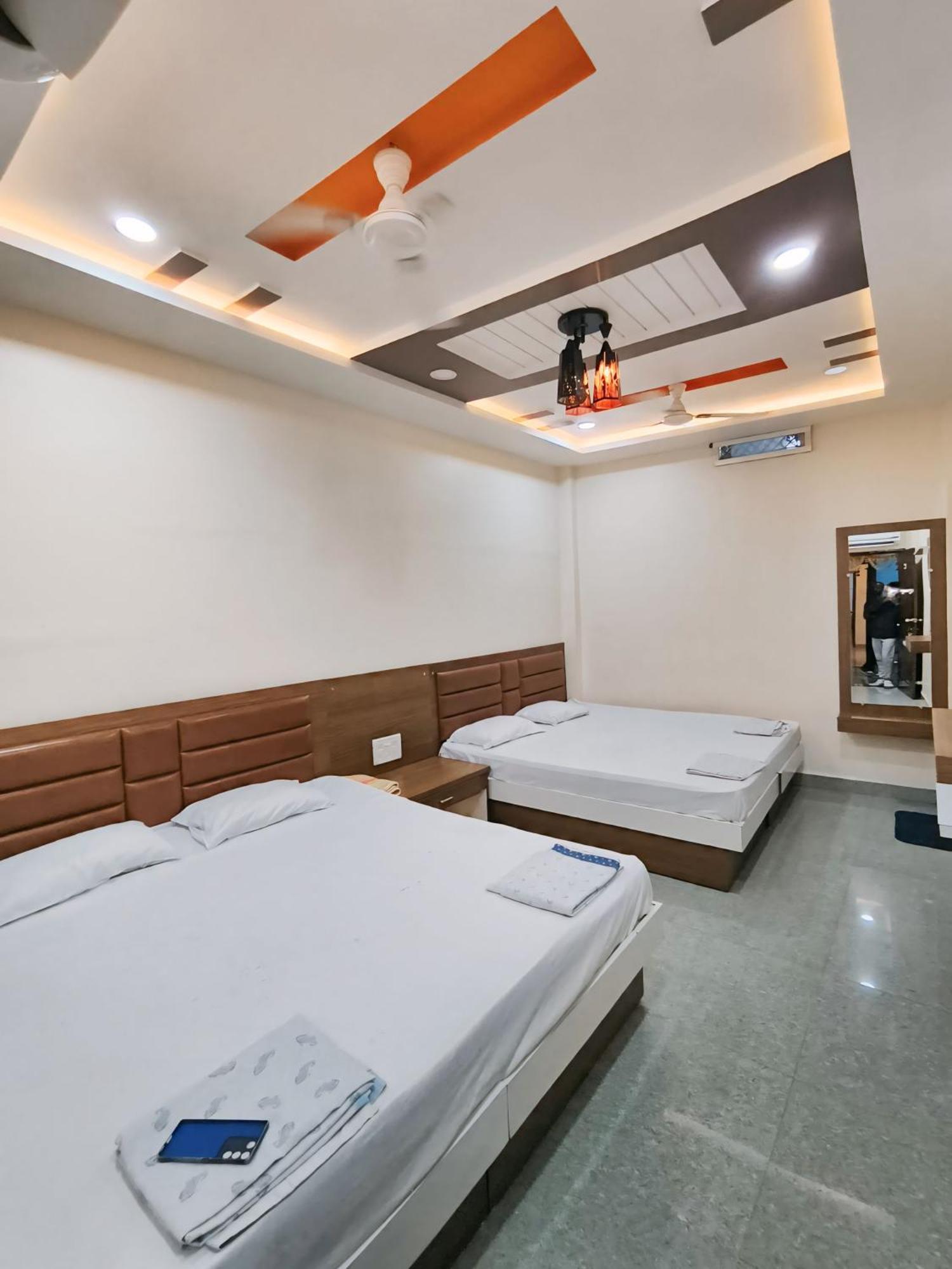 Shree Trilokeshwar Guesthouse Ujjain Zewnętrze zdjęcie